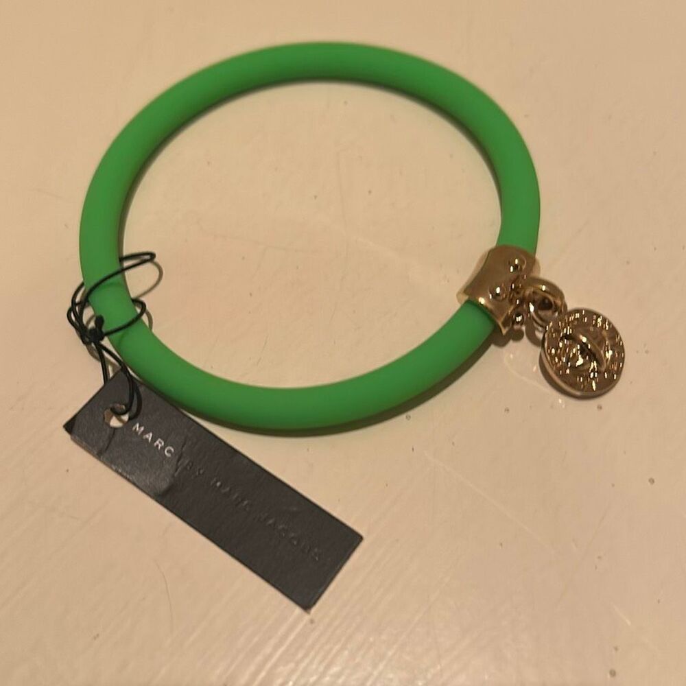 Marc by Marc Jacobs Silicone Bracelet Toucan Green Gold Charm Stackable Bold NWT